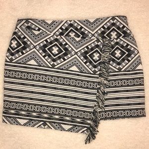 TOPSHOP “Mono Chrome Tassle Wrap Skirt” - US 10